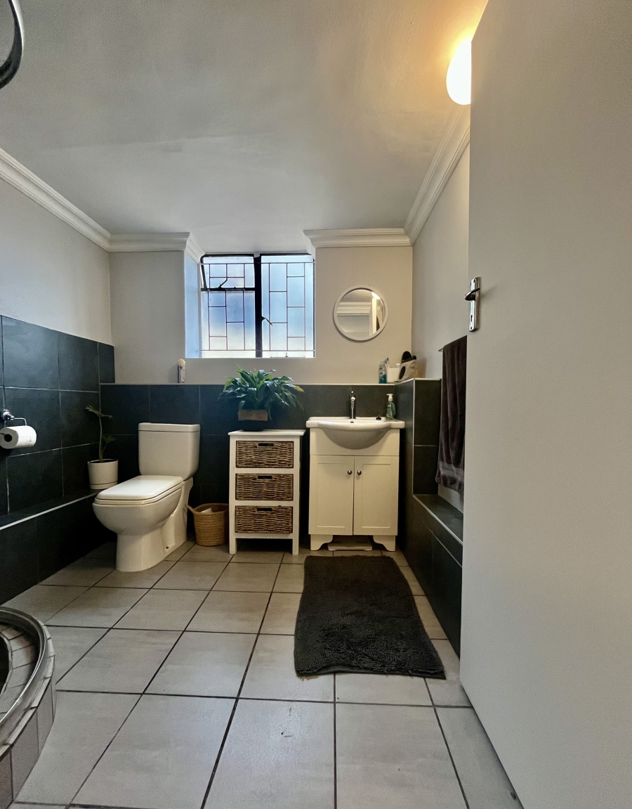 To Let 1 Bedroom Property for Rent in Vredehoek Western Cape